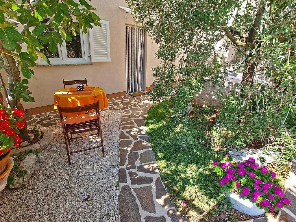 Studio 922 Medulin 0*,  Croatia